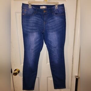 No Boundaries straight leg jeans